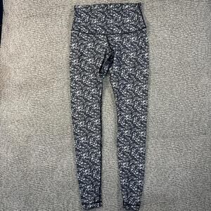 Black and white Lululemon leggings